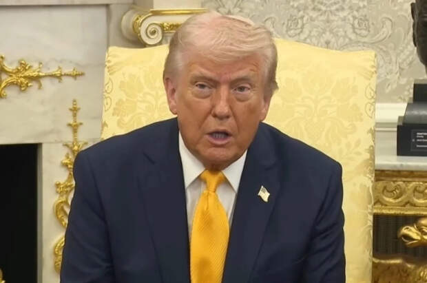 Трамп заявил, что Иран атаковал авианосец США сразу с 17 направлений