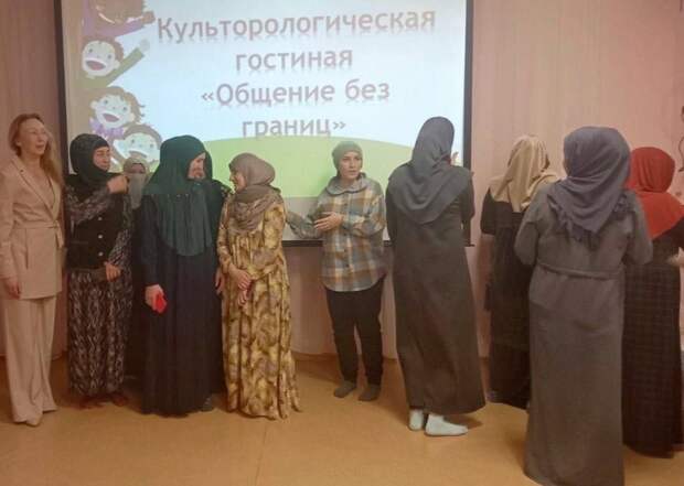 Мамы в хиджабах рассказали, как правильно накрыть дастархан в детском саду Перми: местная мама рассказала, как все произошло