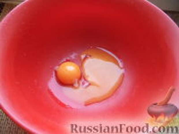 Фото приготовления рецепта: Шарики на кефире с ореховой начинкой - шаг №3
