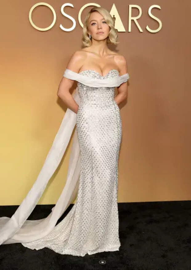 Сидни Суини