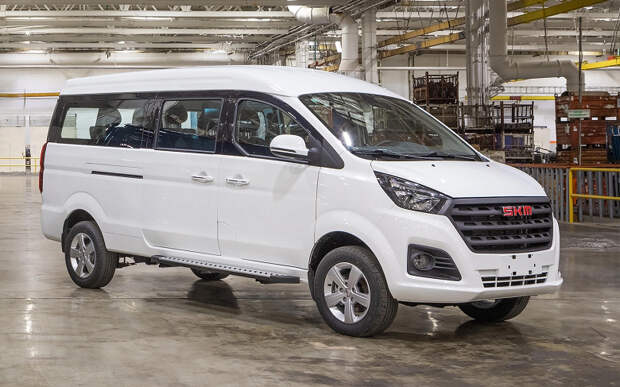 АвтоВАЗ запустит производство минивэнов SKM в 2026 году — это более вместительная альтернатива Lada Largus