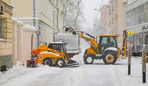 Снег в столице убирают в круглосуточном режиме