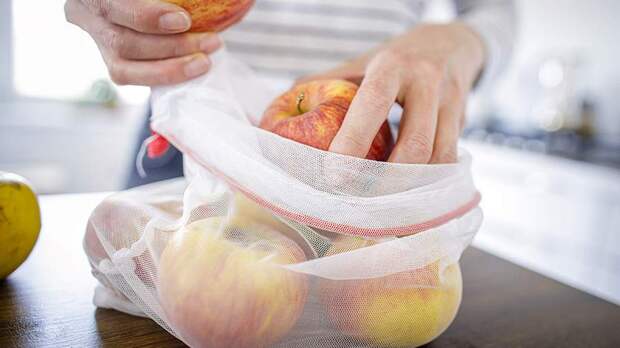 Диетолог раскрыла последствия злоупотребления яблоками