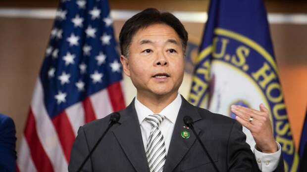 В США конгрессмен призвал военных не подчиняться приказу атаковать Гренландию