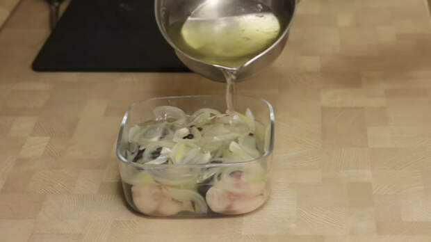 Скумбрия домашнего посола - два варианта Скумбрия, Скумбрия рецепты, Закуска на новый год, Рецепт, Видео рецепт, Кулинария, Еда, IrinaCooking, Видео, Длиннопост