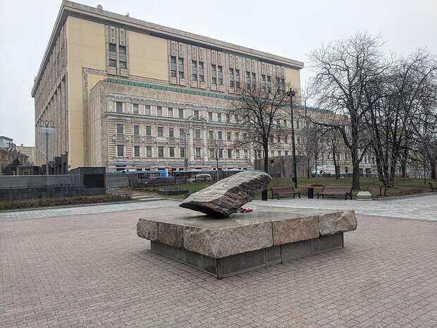 Не знают ни одной фамилии. Соловецкий камень посещают только иностранцы