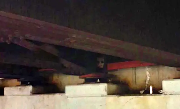 Студент от скуки увеличил карту и увидел, как из-под моста прямо на него смотрит существо без глаз