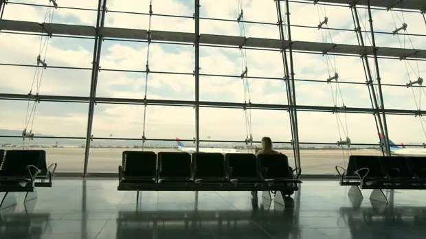 Почти две тысячи авиарейсов отменены в США на фоне распространения омикрон-штамма