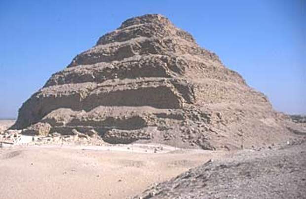pyramid_gallery_step