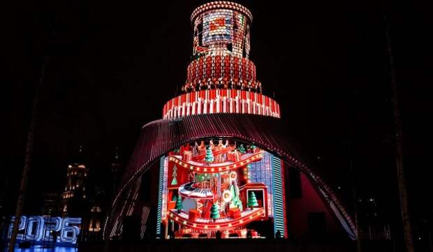 «Матрешка Москвы» в парке «Зарядье» продолжает рассказывать о новогодних традициях страны