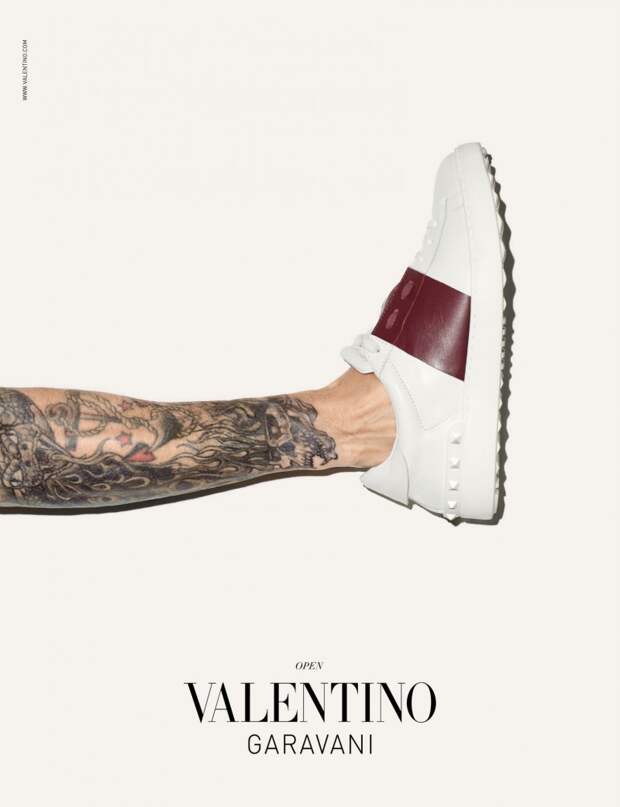 Valentino Sneakers Campaign by Terry Richardson image Valentino Men Sneakers Campaign Terry Richardson 002 800x1042 