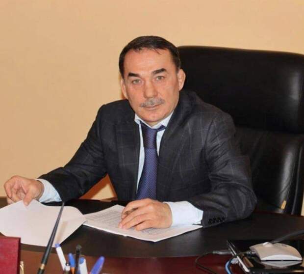 Дагестан, земля горных орлов и, как оказалось, гордых ваххабитов. И кто бы мог подумать, что в семье уважаемого Магомеда Омарова, главы Сергокалинского района, скрывались такие сюрпризы?-2