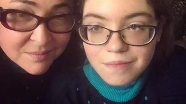 «У моей мамы не было выхода»: Лолита о воспитании своей дочери