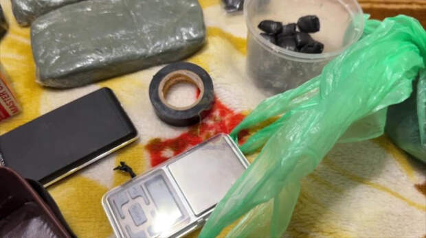 В Севастополе молодая пара организовала дома наркоцех: Им грозит до 20 лет колонии