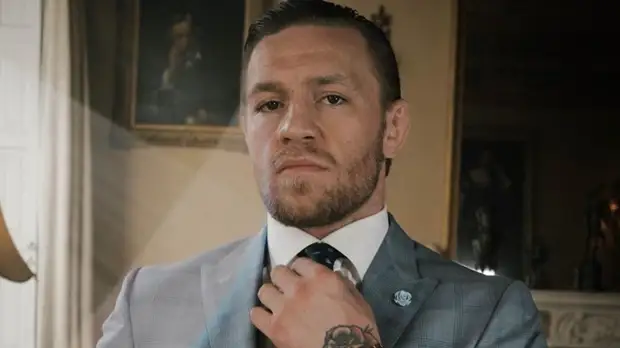 Пресс-конференция Макгрегора в Москве задерживается более чем на час