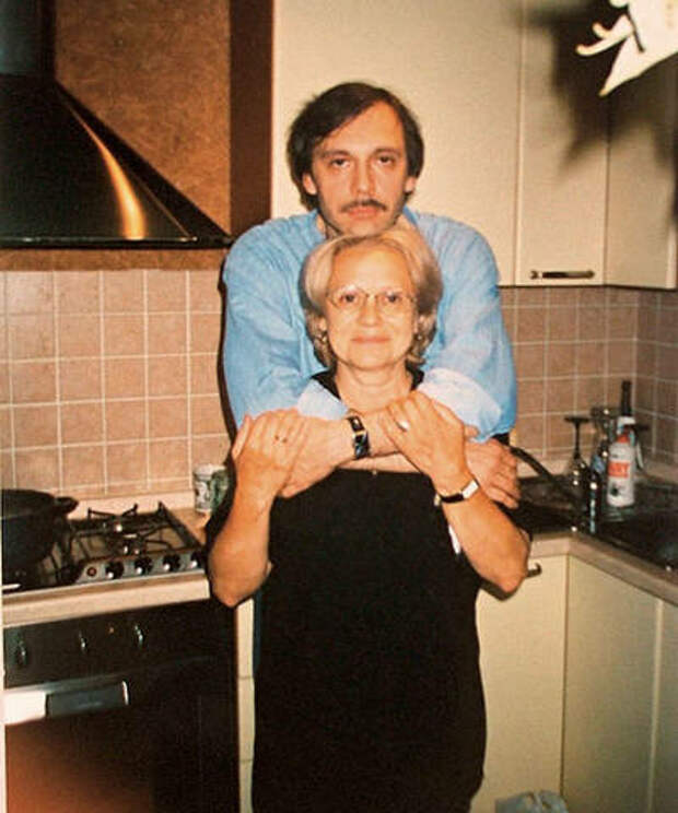 Сергей Чонишвили с мамой Валерией Прокоп