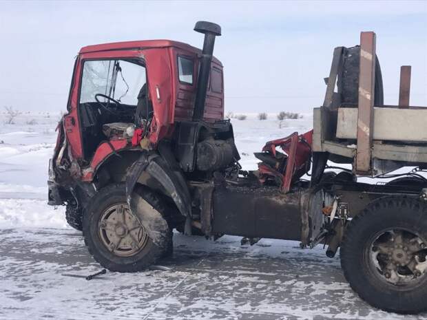 Полицейские подставились под КамАЗ близ Павлодара, чтобы спасти детей герой, дтп, спасение