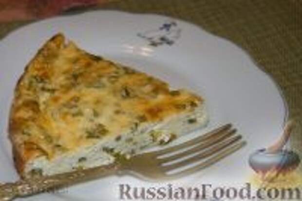 Фото к рецепту: Сырная запеканка с зеленым луком