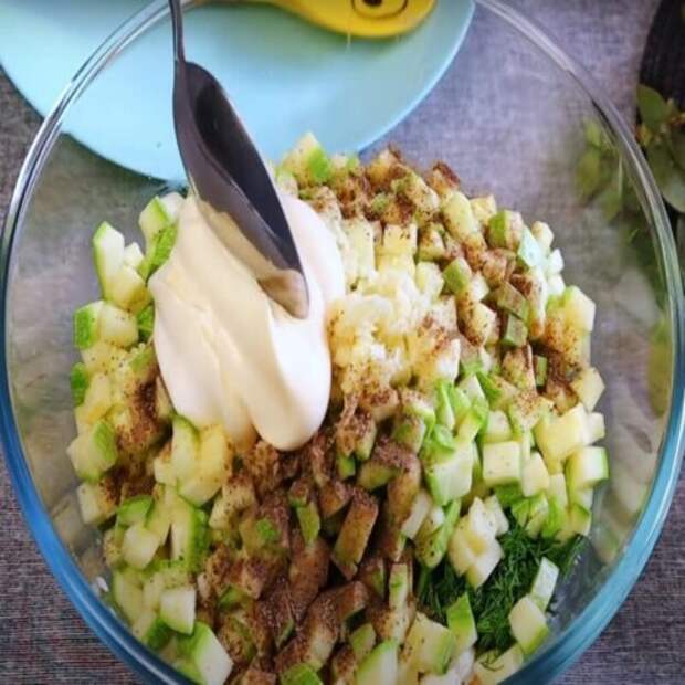 Хрустящий, пикантный, невероятный! Мой новый фаворит среди салатов — и это всего лишь кабачки