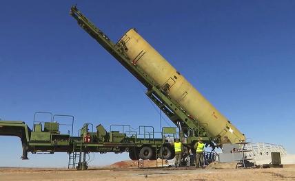 На фото: испытательный пуск новой ракеты российской системы ПРО