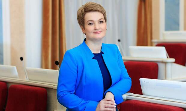 Председатель областного Собрания Екатерина Прокопьева поздравила северян с Днём знаний