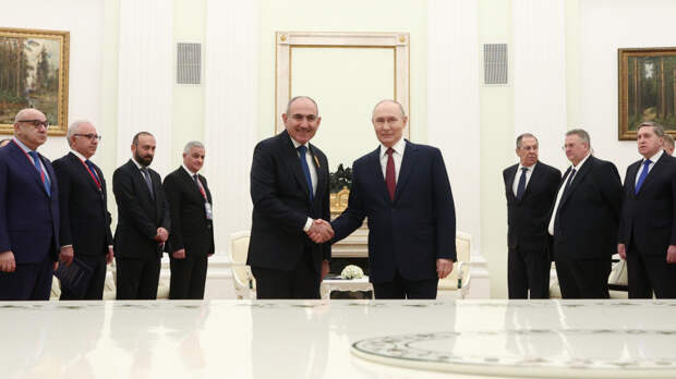 «Невозможно по определению»: Путин о членстве Армении в ЕАЭС и Евросоюзе