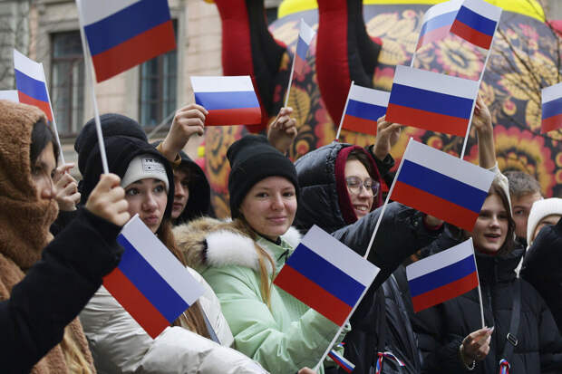 Russian Field: россияне назвали гимн РФ главной песней в жизни