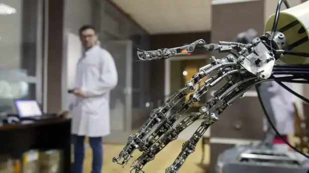 Аналитик Щельцин прокомментировал разработку проекта о регулировании отношений человека и робота