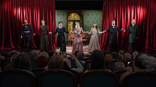 Путин назвал работу деятелей культуры источником вдохновения для всей страны