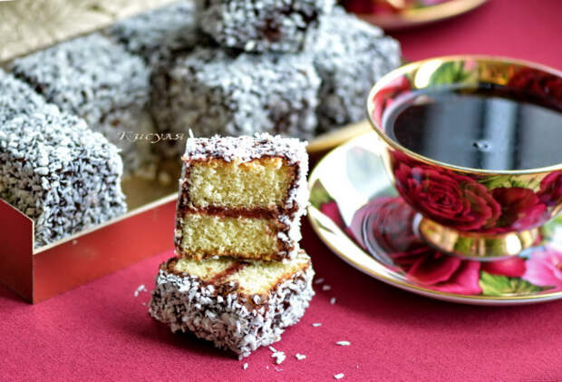 Australian cake the Lamington