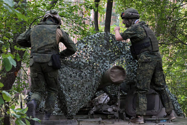 В районе аэропорта Пскова снова слышна стрельба. Военная операция на Украине, день 554-й
