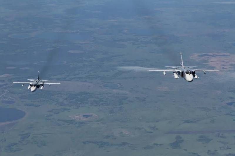 Дозаправка Су-24МР в воздухе