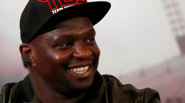 Боксёр Уайт считает, что чемпион мира Уайлдер избегает поединка с ним