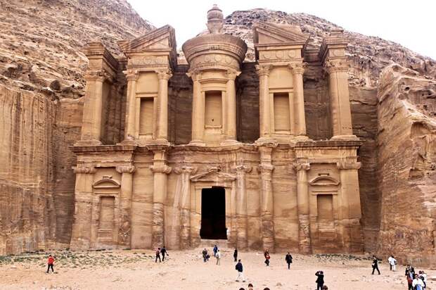 Петра - одно из «новых» 7 чудес света. | Фото: 7wondersoftheworld.biz.