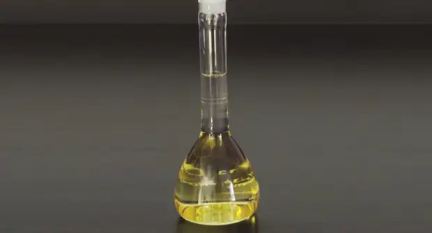 Для чего некоторые водители рекомендуют добавлять тормозную жидкость в бензобак