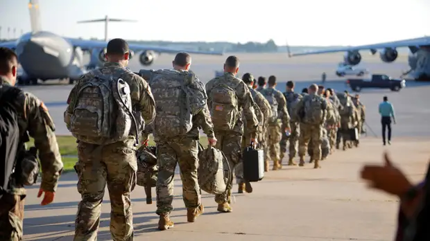 Белый дом: США рассматривают возможность отправки военных в Европу из-за Украины