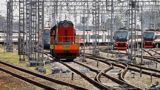 Задержаны 12 поездов, следующих в Крым и из него