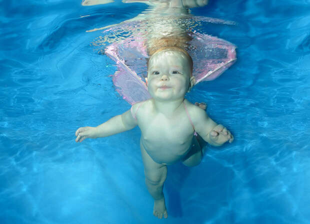 mladentz Плавающие под водой младенцы