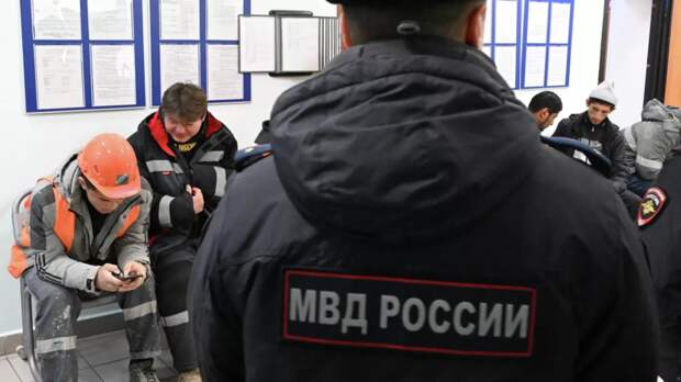 Более 1,7 тысячи мигрантов зарегистрировали в одном из хостелов Петербурга