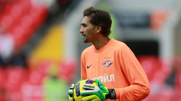 Нигматуллину импонирует решение АПЛ запретить бол-боям подавать мячи игрокам: почему давление оказывается на вратарей?