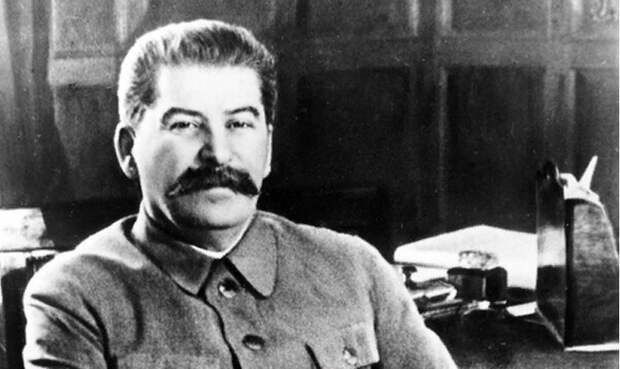 Брежнев — Сталин (эссе)