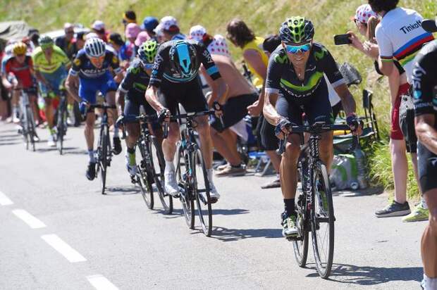 Alejandro Valverde (Movistar) атакует Фрума (фото: Tim de Waele/TDWSport.com)