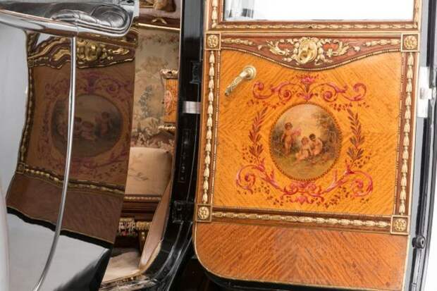 Интерьер Rolls-Royce Phantom I 1926 года, маленького дворца на колесах
