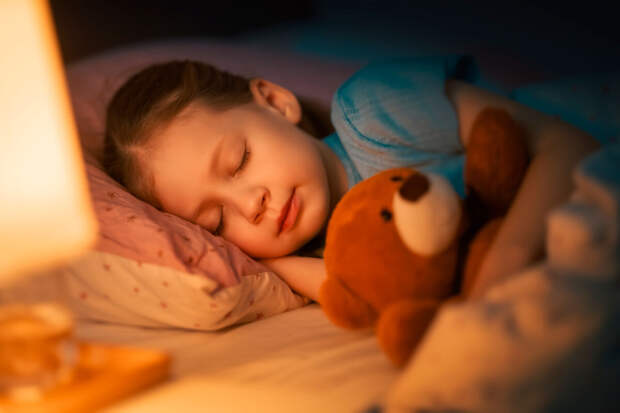 Врач Морозова, чтобы приучить ребенка спать в своей комнате, важны ритуалы