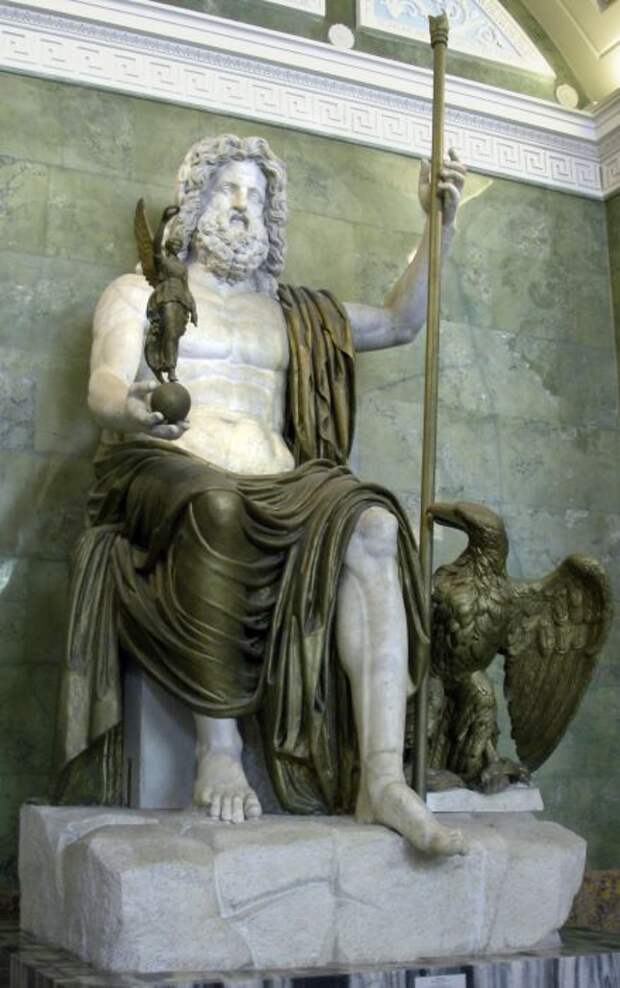 После смерти императора выпускали орла, чтобы он унес душу на небеса. Орел же являлся символом Бога Юпитера.  Древний Рим — одно из самых величайших государств Античности. Самые интересные факты о Древнем Риме