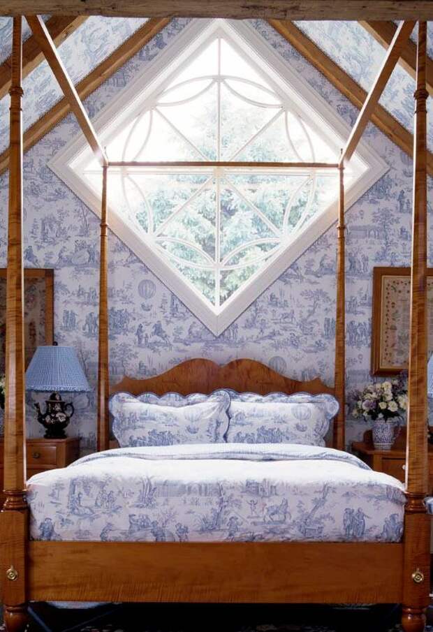 Кровать изголовьем к окну нестандартной формы