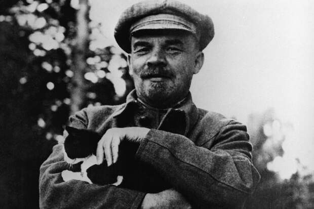 Депутат КПРФ Корниенко: вынос Ленина из Мавзолея негативно скажется на обществе