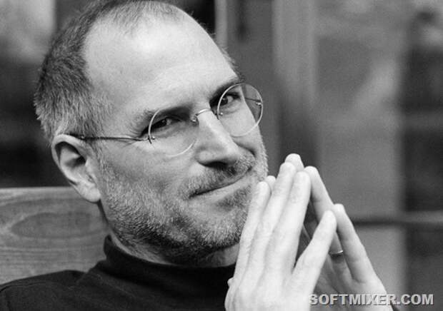 Portrait of Apple's Steve Jobs photographed on December 7, 2004 seated in a chair outside his home where he sat everyday during his recovery from treatment for pancreatic cancer in Palo Alto, California. PHOTOGRAPH FOR TIME BY DIANA WALKER