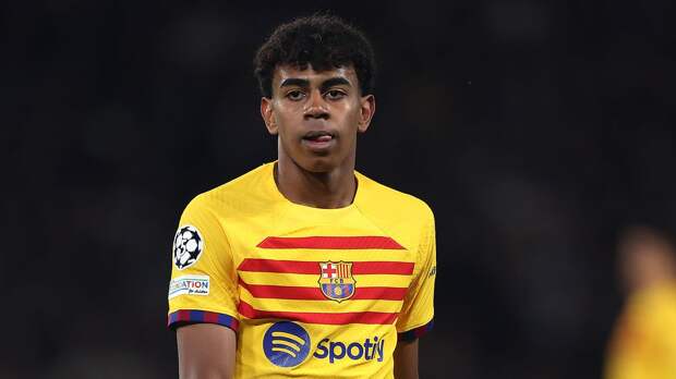 Ямаль и Хвича попали в команду недели в Лиге чемпионов