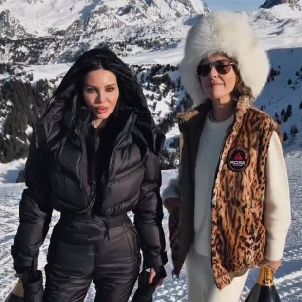 Частные вертолеты, устрицы и люксовый отель от Rendez-Vous. Что известно о скандальном туре российских звезд в Куршевель?